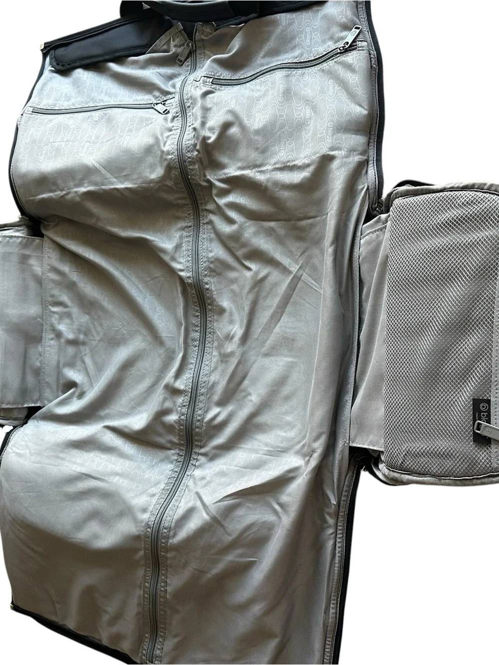 Biaggi 2-in-1 Garment Bag Travel Duffle Hangeroo Curve in Black